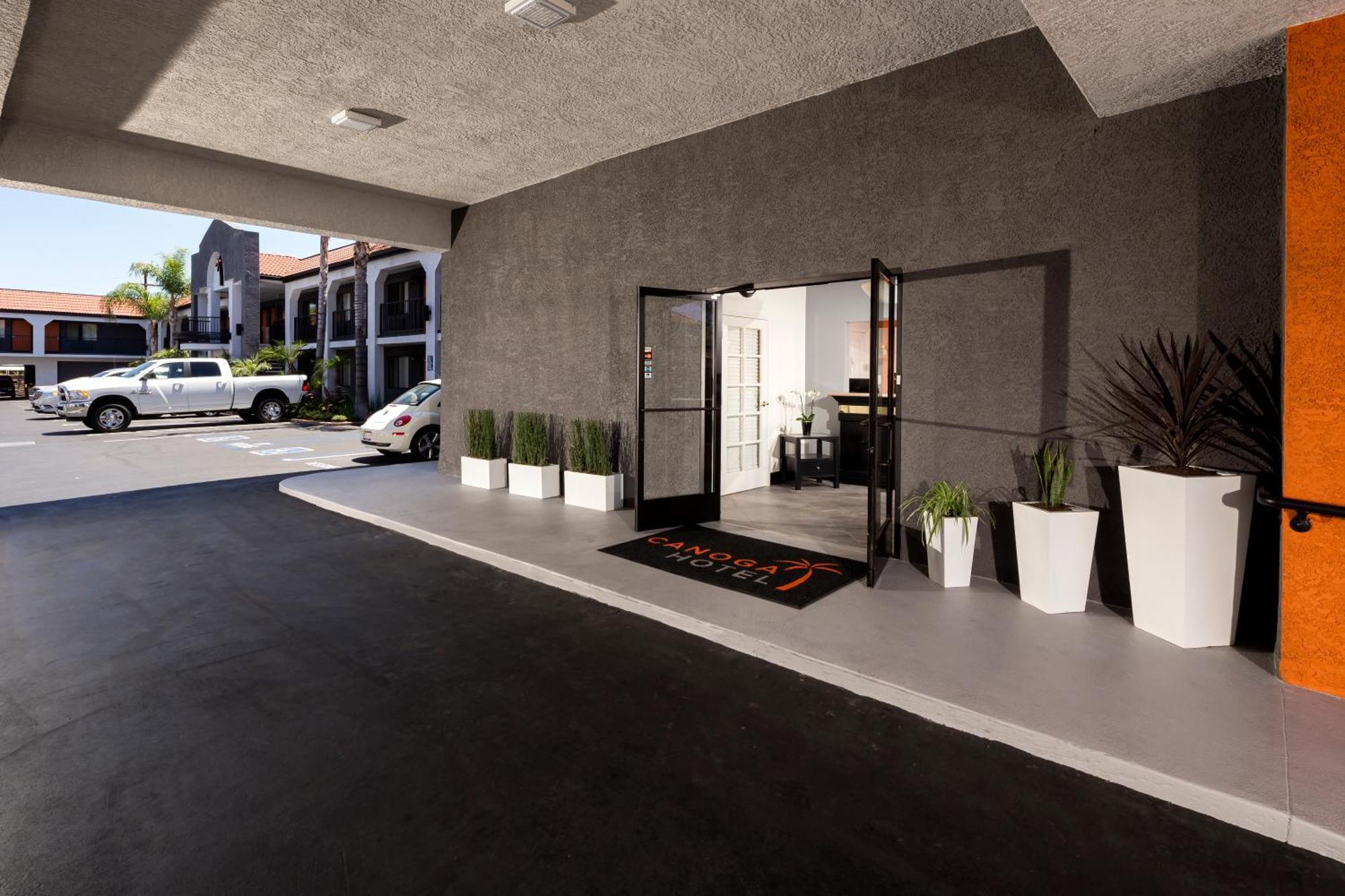 Canoga Hotel At Warner Center — Photos 2
